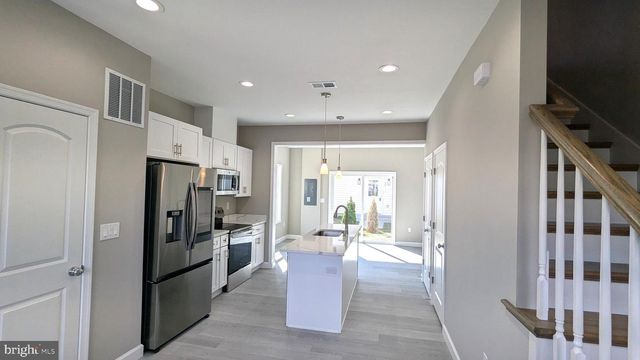 2251 PAPERMILL RD, Winchester, VA 22601