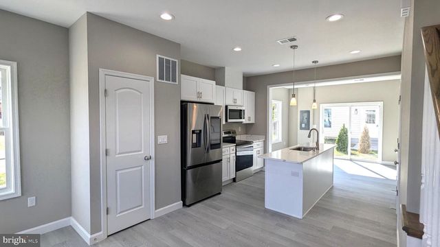 2251 PAPERMILL RD, Winchester, VA 22601