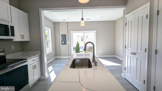 2251 PAPERMILL RD, Winchester, VA 22601