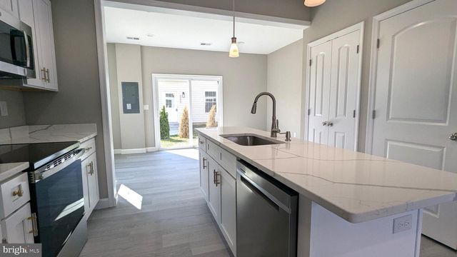 2251 PAPERMILL RD, Winchester, VA 22601