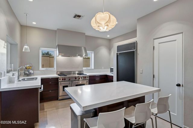 2901 E Adams Street, Tucson, AZ 85716