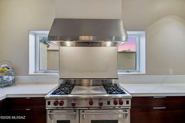 2901 E Adams Street, Tucson, AZ 85716