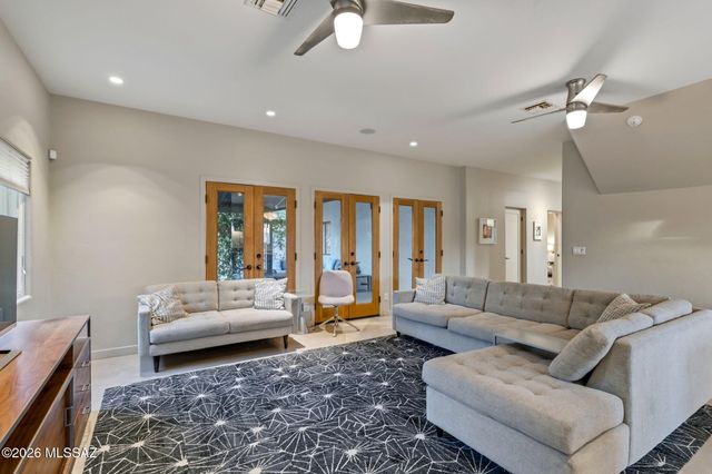 2901 E Adams Street, Tucson, AZ 85716