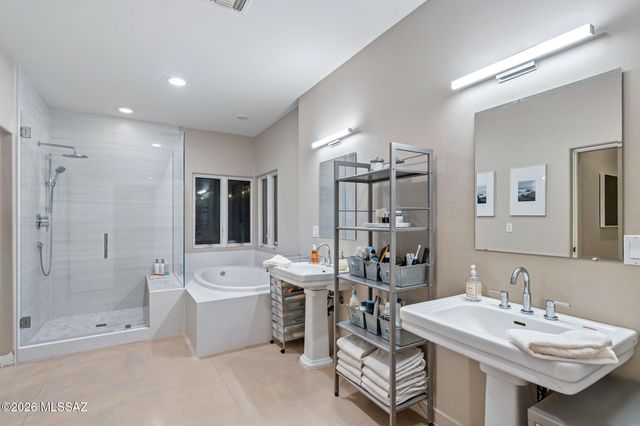 2901 E Adams Street, Tucson, AZ 85716