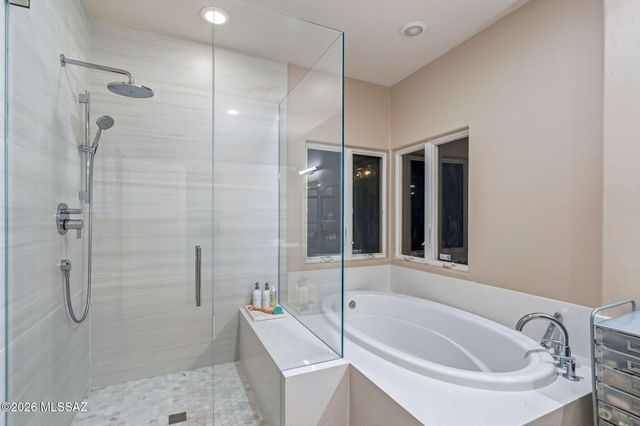 2901 E Adams Street, Tucson, AZ 85716
