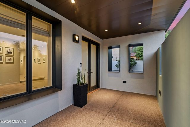 2901 E Adams Street, Tucson, AZ 85716