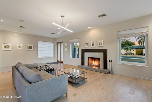 2901 E Adams Street, Tucson, AZ 85716