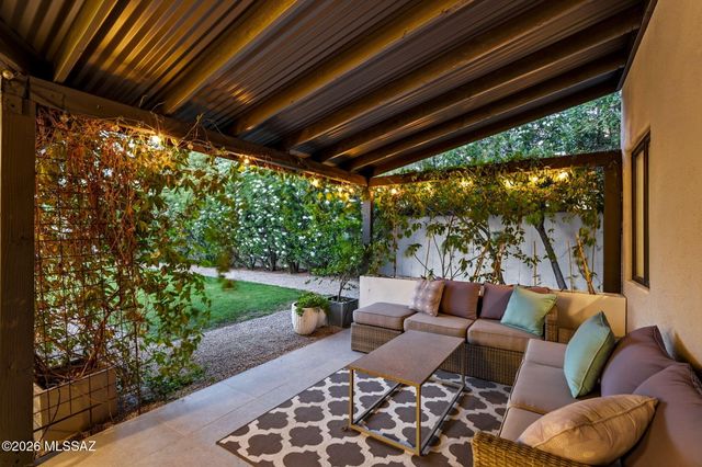 2901 E Adams Street, Tucson, AZ 85716
