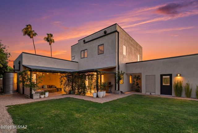 2901 E Adams Street, Tucson, AZ 85716