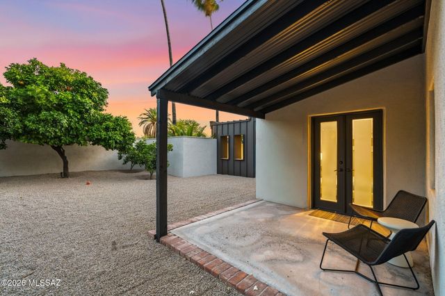 2901 E Adams Street, Tucson, AZ 85716