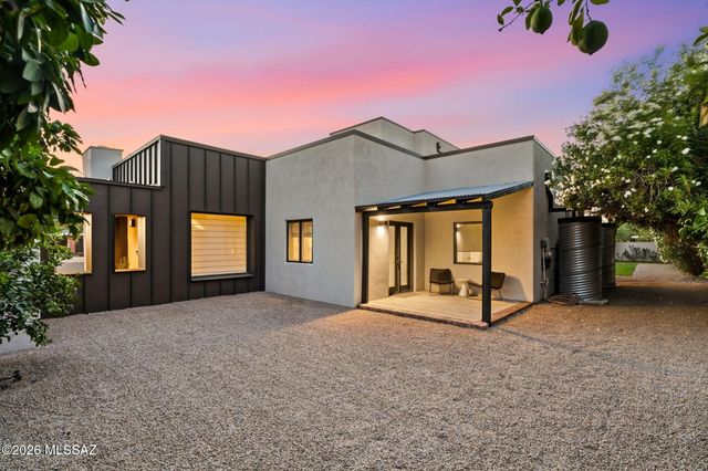 2901 E Adams Street, Tucson, AZ 85716