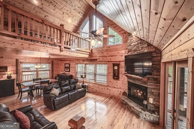 225 Hiawatha Trail, Blue Ridge, GA 30513