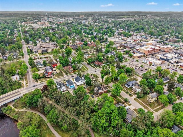 403 Maple Street, Big Rapids, MI 49307