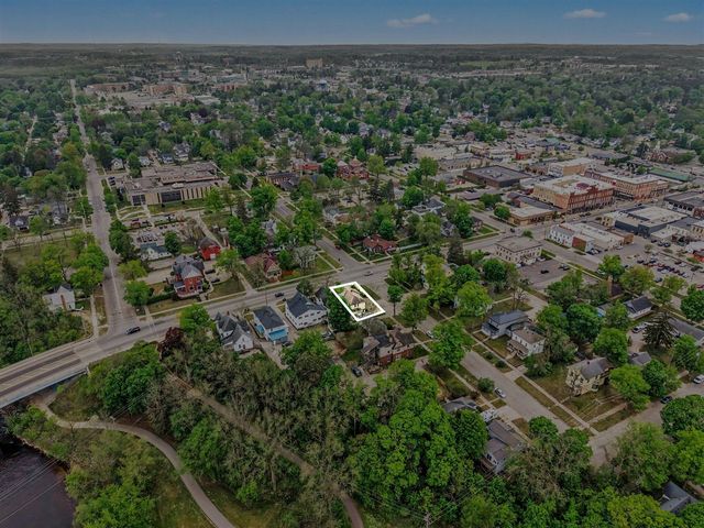 403 Maple Street, Big Rapids, MI 49307