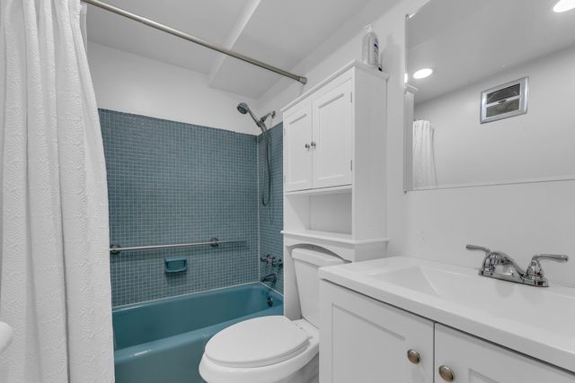 960 Crystal Lake Drive 115, Deerfield Beach, FL 33064