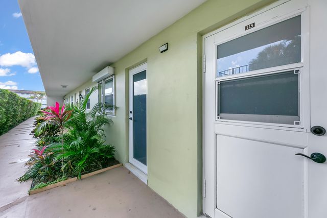 960 Crystal Lake Drive 115, Deerfield Beach, FL 33064