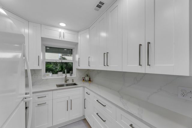 960 Crystal Lake Drive 115, Deerfield Beach, FL 33064