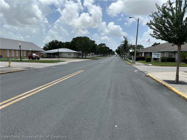 241 S Commerce Avenue 202, Sebring, FL 33870