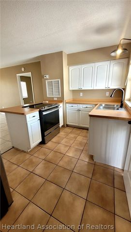 241 S Commerce Avenue 202, Sebring, FL 33870