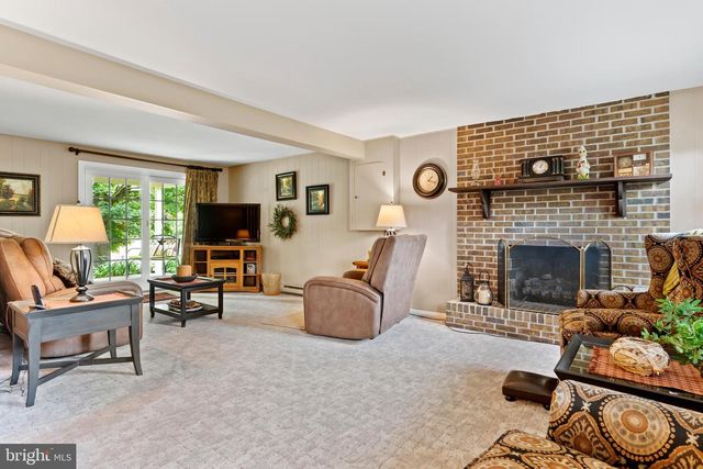 1774 S YORK STREET, Mechanicsburg, PA 17055