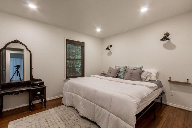 230 S College Avenue, Fayetteville, AR 72701