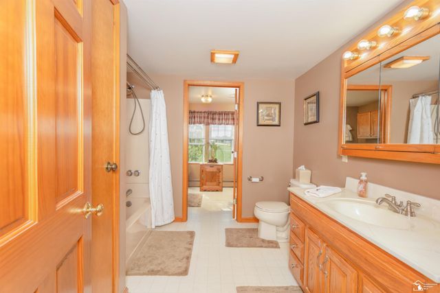 8888 Us Turnpike Road, Newport, MI 48166