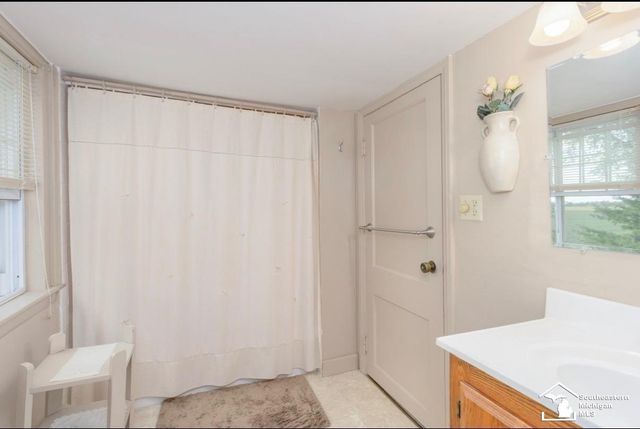 8888 Us Turnpike Road, Newport, MI 48166