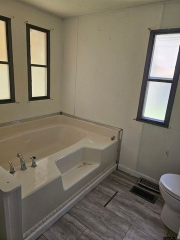 4503 Sunrise, Chandler, TX 75758