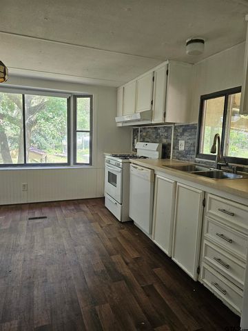 4503 Sunrise, Chandler, TX 75758