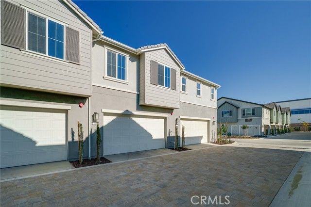 3560 S Eichler Paseo 101, Ontario, CA 91761