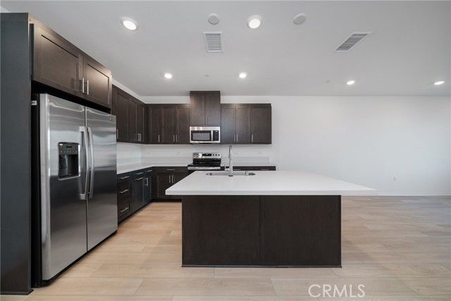 3560 S Eichler Paseo 101, Ontario, CA 91761