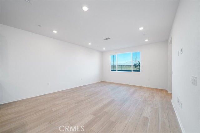 3560 S Eichler Paseo 101, Ontario, CA 91761