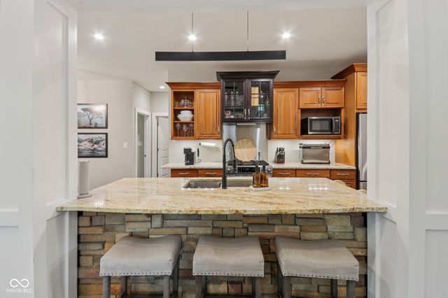 8418 N College Avenue, Indianapolis, IN 46240