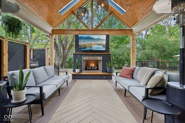 8418 N College Avenue, Indianapolis, IN 46240