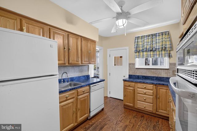 6016 COBBS CREEK PKWY, Philadelphia, PA 19143
