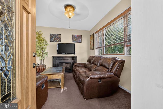 6016 COBBS CREEK PKWY, Philadelphia, PA 19143