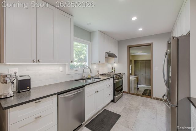 4741 Meadowbrook Avenue, Independence Charter Township, MI 48348