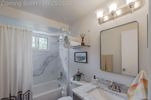 4741 Meadowbrook Avenue, Independence Charter Township, MI 48348