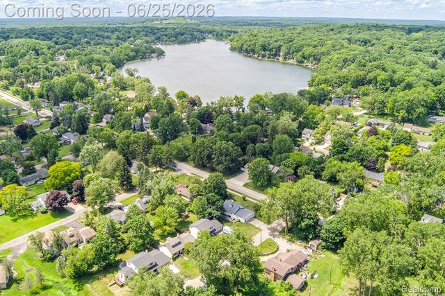 4741 Meadowbrook Avenue, Independence Charter Township, MI 48348