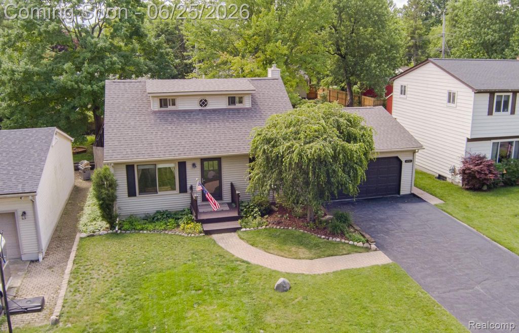 4741 Meadowbrook Avenue, Independence Charter Township, MI 48348