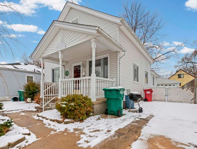 24523 Hayes Avenue, Eastpointe, MI 48021