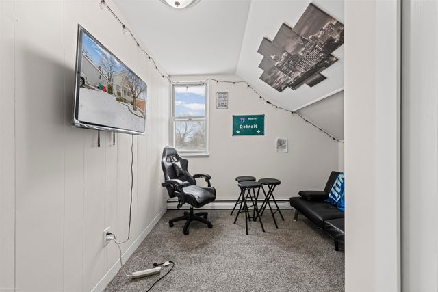 24523 Hayes Avenue, Eastpointe, MI 48021