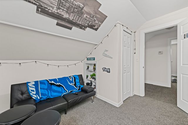 24523 Hayes Avenue, Eastpointe, MI 48021