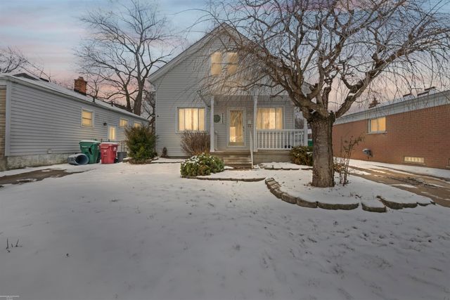 24523 Hayes Avenue, Eastpointe, MI 48021