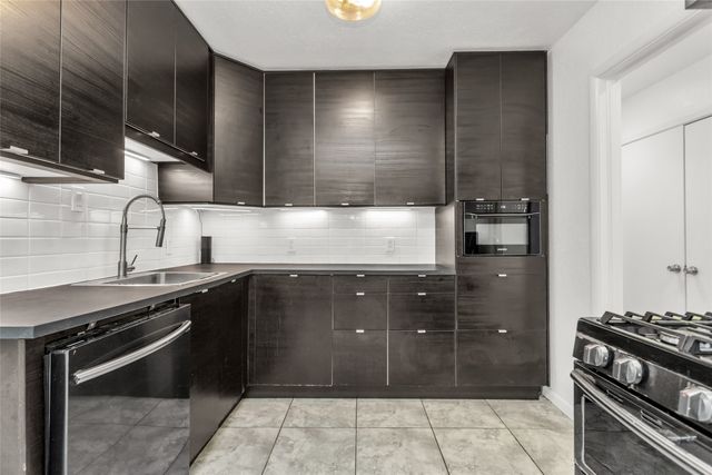 3727 Hawick Lane, Dallas, TX 75220