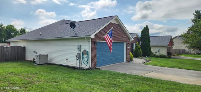 1620 Autumn Brook Drive, Maryville, TN 37801