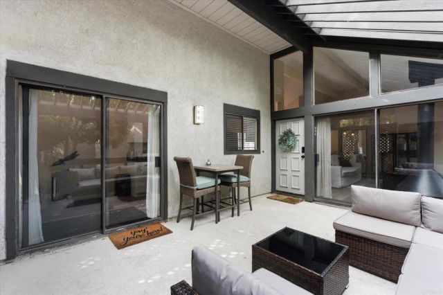 2524 W Macarthur Boulevard A, Santa Ana, CA 92704