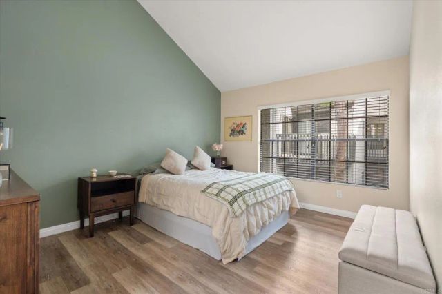 2524 W Macarthur Boulevard A, Santa Ana, CA 92704