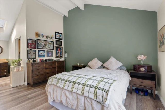 2524 W Macarthur Boulevard A, Santa Ana, CA 92704