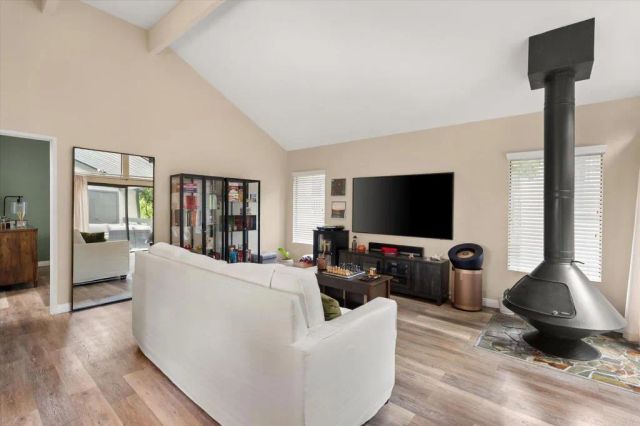 2524 W Macarthur Boulevard A, Santa Ana, CA 92704